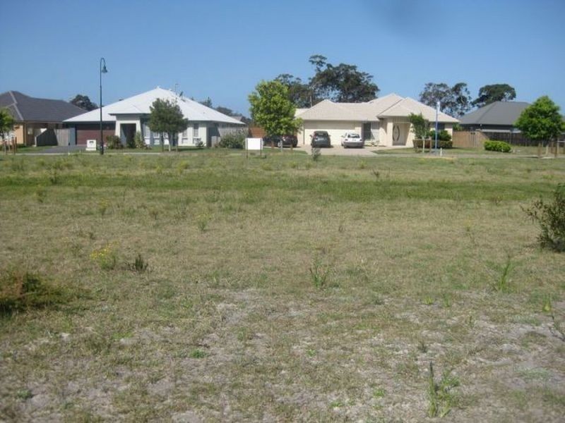 25 Leeward Circuit, Tea Gardens NSW 2324