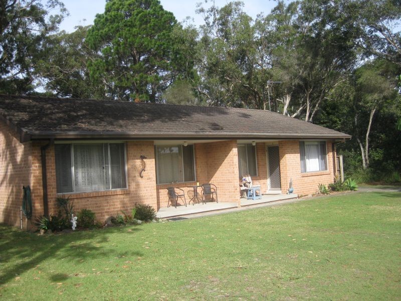 1& 2/18 Binda Street, Hawks Nest NSW 2324