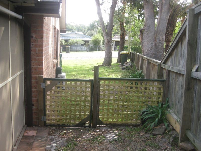 1& 2/18 Binda Street, Hawks Nest NSW 2324