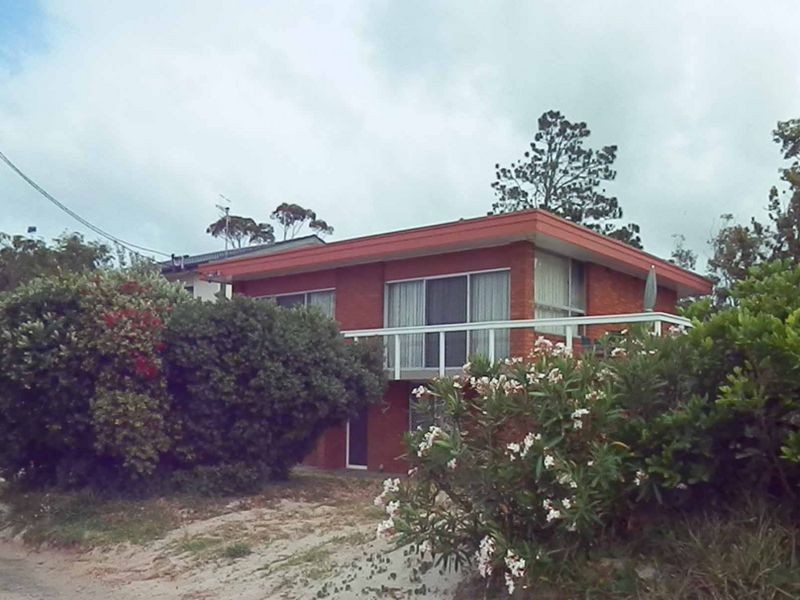 53 The Boulevarde, Hawks Nest NSW 2324 LJ Hooker Tea Gardens/Hawks