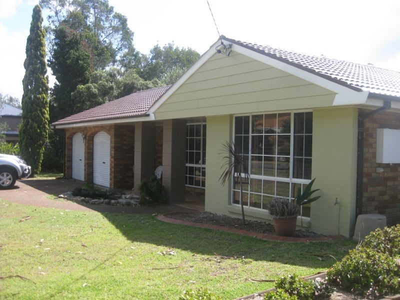 4 Albatross Avenue, Hawks Nest NSW 2324