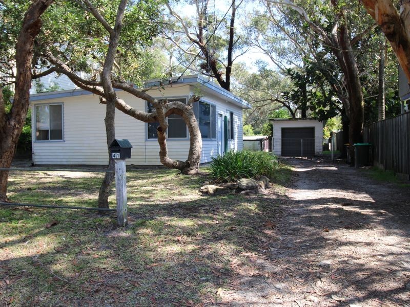 41 Dolphin Avenue, Hawks Nest NSW 2324