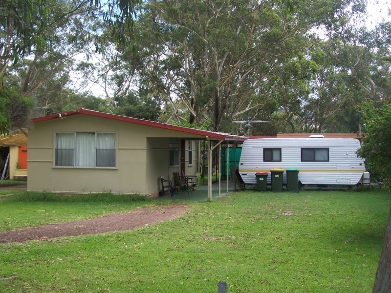 33 CURLEW AVENUE, Hawks Nest NSW 2324