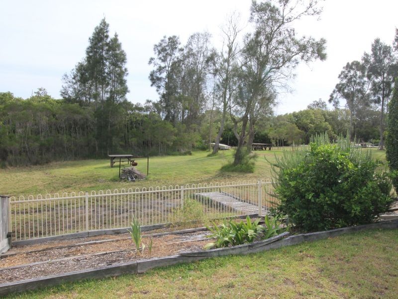 70 Bayview Road, Tea Gardens NSW 2324