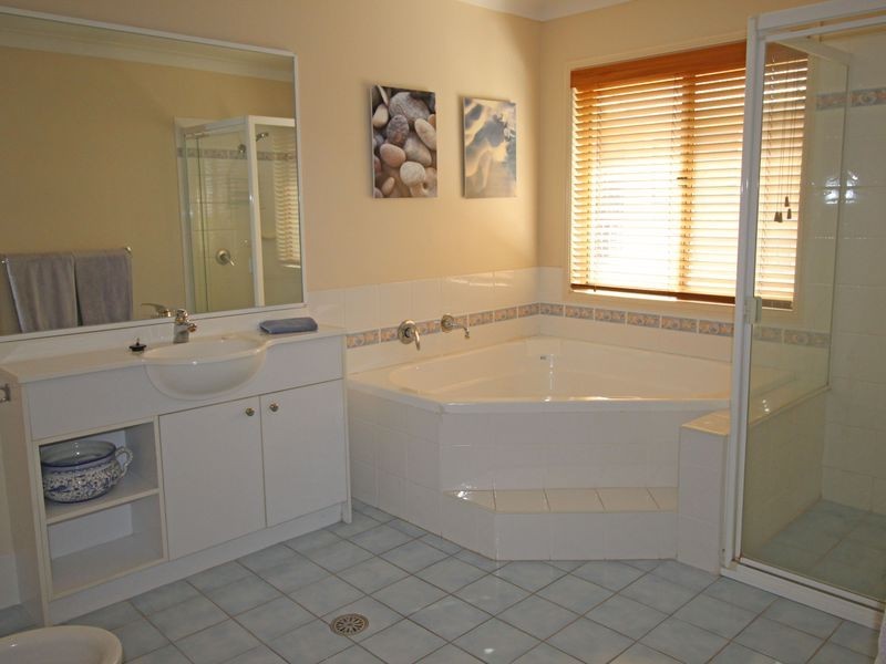 70 Bayview Road, Tea Gardens NSW 2324