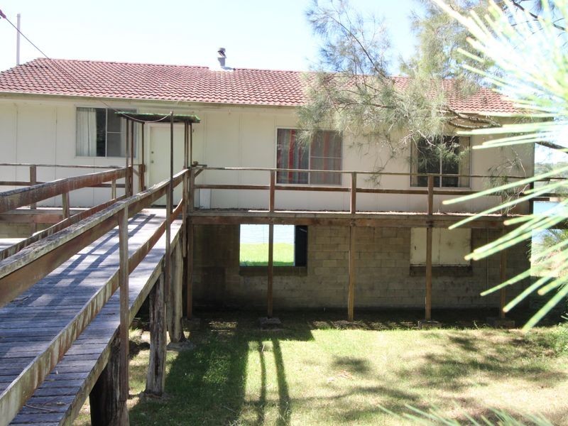 52 Cove Boulevard, North Arm Cove NSW 2324