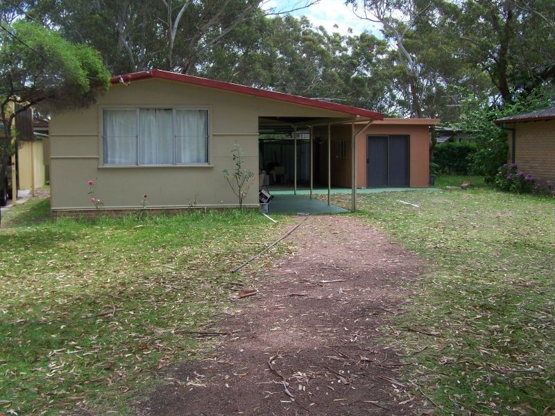33 CURLEW AVENUE, Hawks Nest NSW 2324