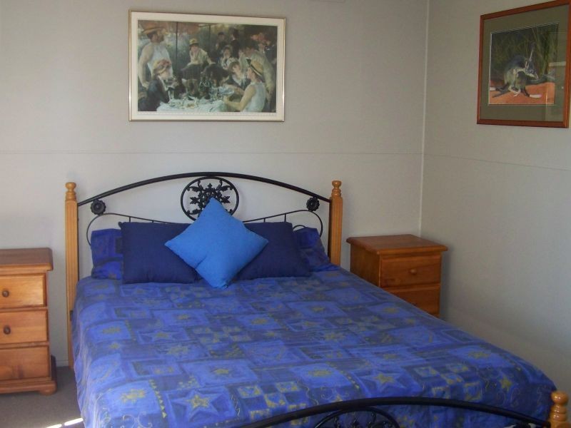 33 CURLEW AVENUE, Hawks Nest NSW 2324