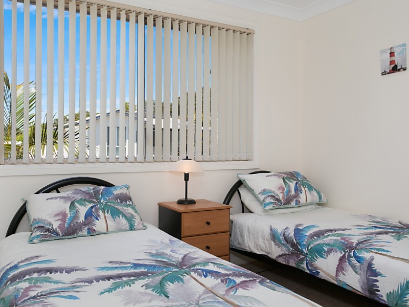 2/11 Bennett Street, Hawks Nest NSW 2324