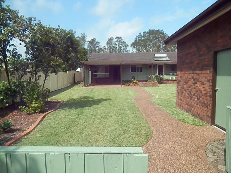 84 Bayview Road, Tea Gardens NSW 2324