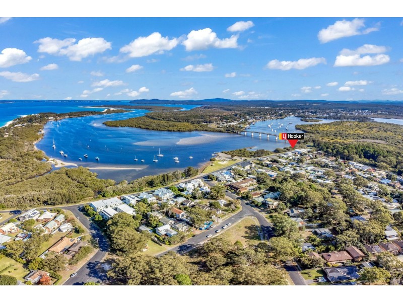 22 Moira Pde, Hawks Nest NSW 2324