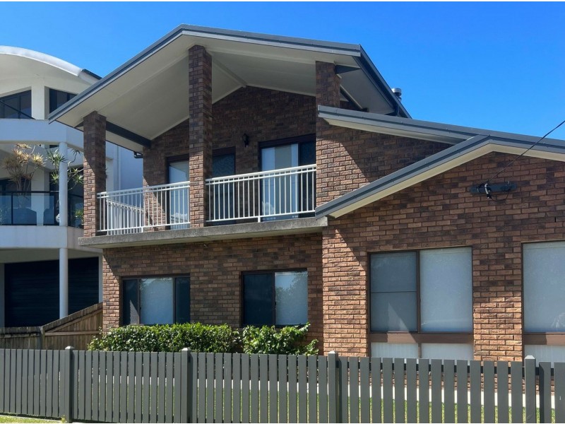 22 Moira Pde, Hawks Nest NSW 2324