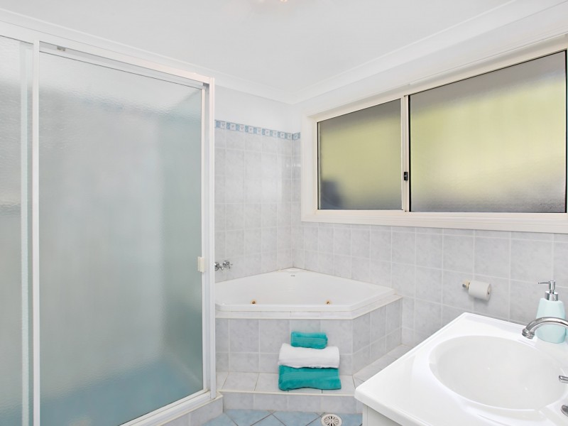 1/1 East Close, Hawks Nest NSW 2324