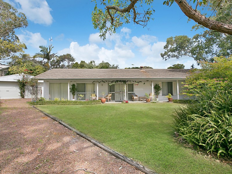 3 East Close, Hawks Nest NSW 2324