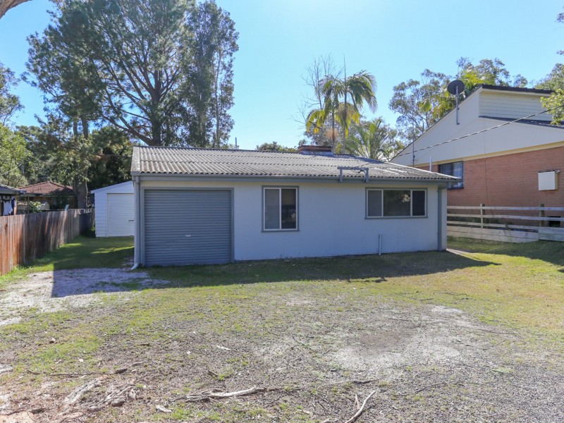 27 Mermaid Avenue, Hawks Nest NSW 2324