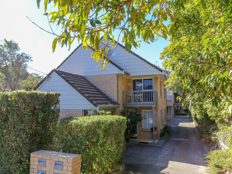 Unit 2/14 Russell Street, Hawks Nest NSW 2324