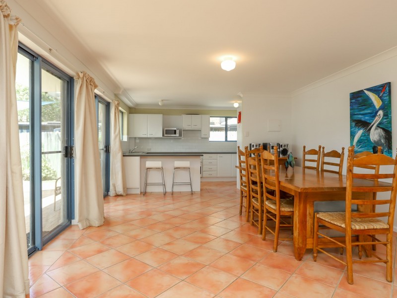 Villa 1/4 Kikarra Crescent, Hawks Nest NSW 2324