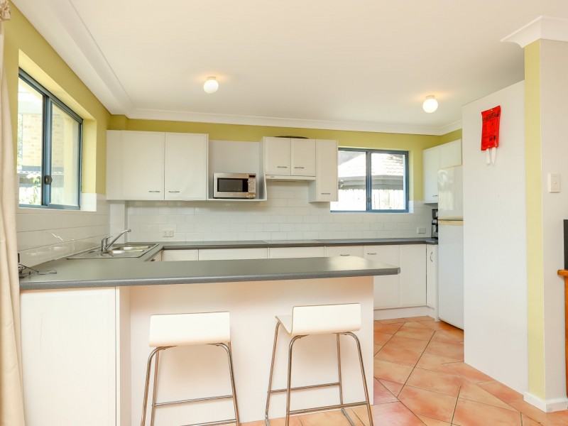 Villa 1/4 Kikarra Crescent, Hawks Nest NSW 2324
