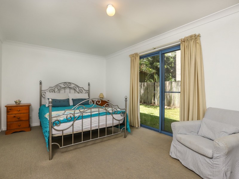 Villa 1/4 Kikarra Crescent, Hawks Nest NSW 2324