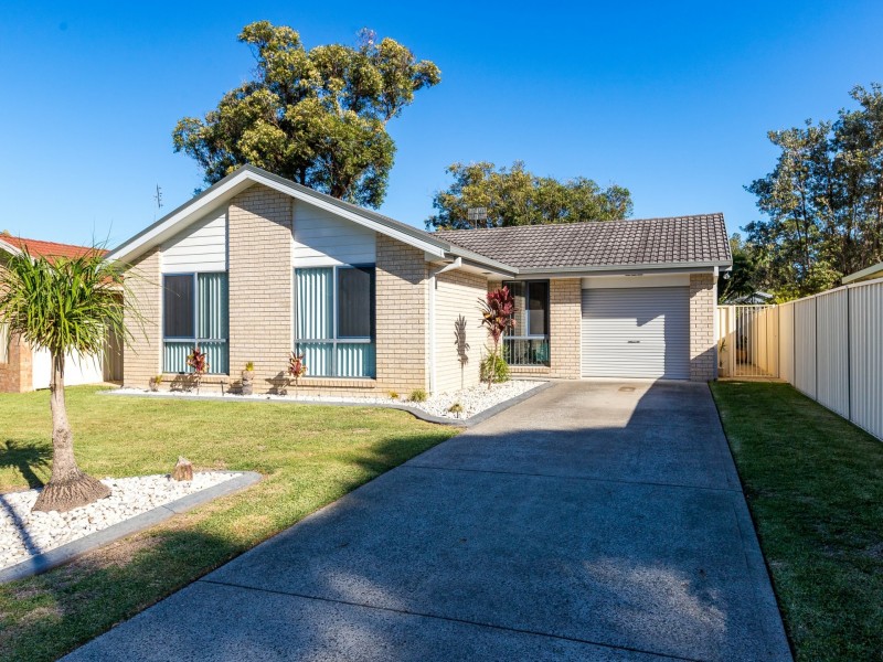 4 Budgeree Street, Tea Gardens NSW 2324