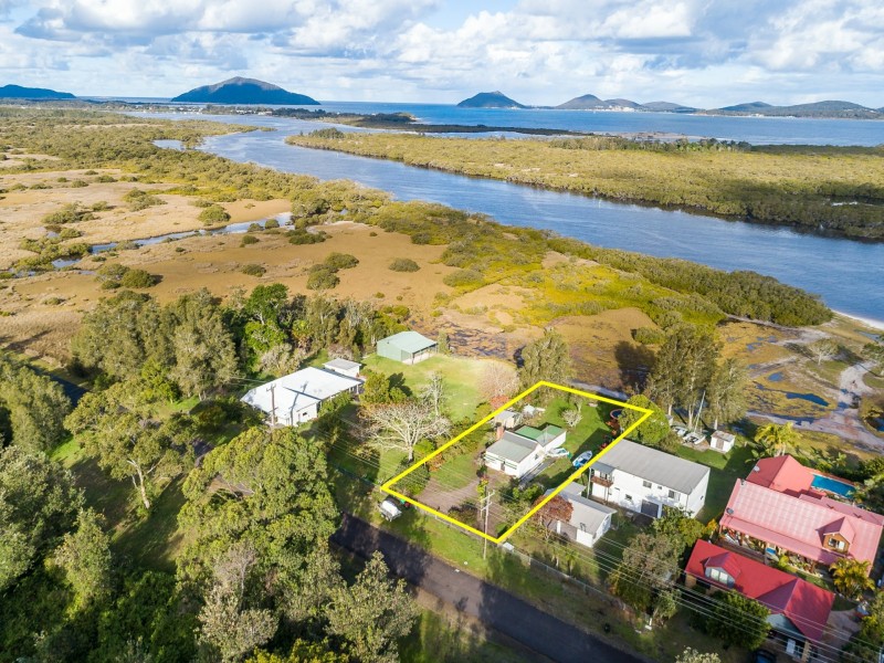 108 Bayview Road, Tea Gardens NSW 2324