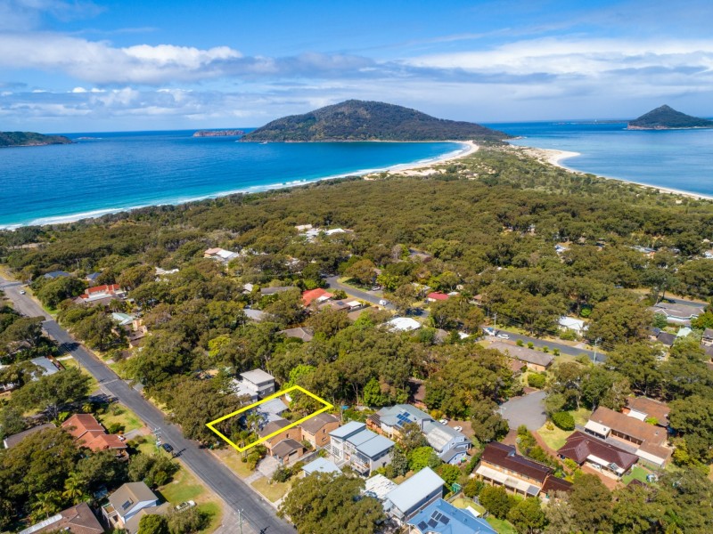 58 Mirreen Street, Hawks Nest NSW 2324