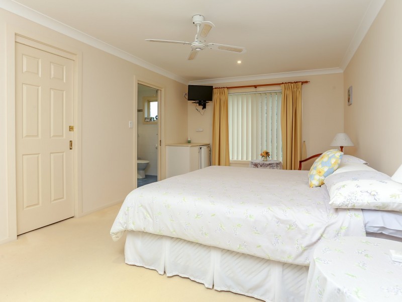 9 Wombourne Road, Tea Gardens NSW 2324