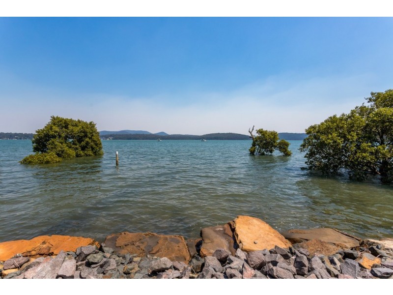 11 Cove Avenue, Bundabah NSW 2324