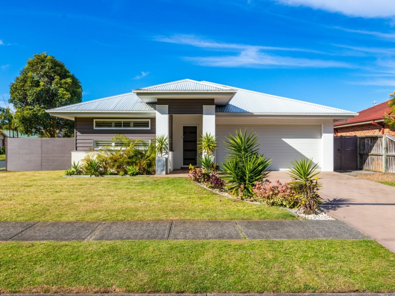 5 Spinifex Avenue, Tea Gardens NSW 2324