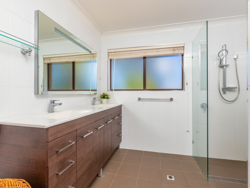 18 Karthena Crescent, Hawks Nest NSW 2324