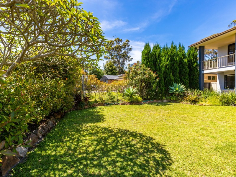 18 Karthena Crescent, Hawks Nest NSW 2324