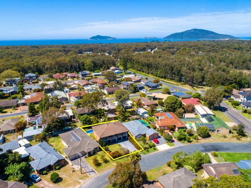 18 Karthena Crescent, Hawks Nest NSW 2324