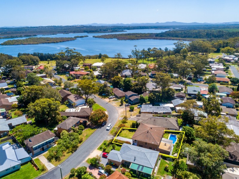 18 Karthena Crescent, Hawks Nest NSW 2324