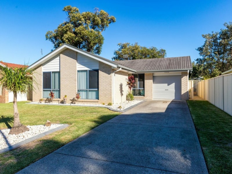 4 Budgeree Street, Tea Gardens NSW 2324