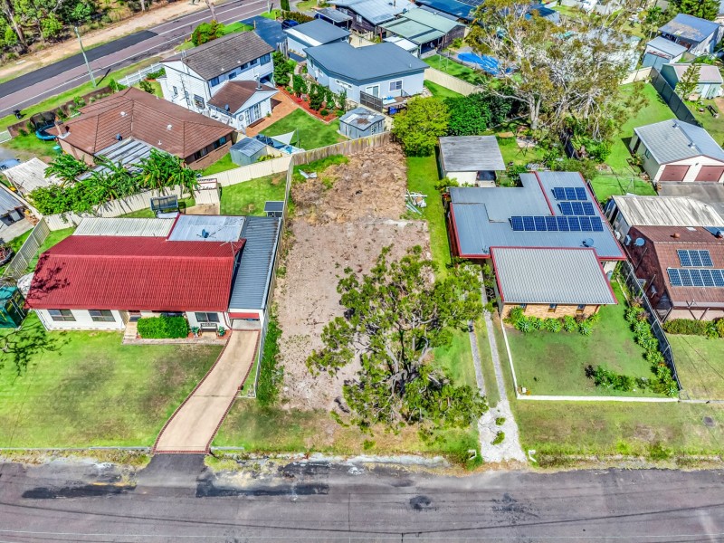 11 Naroo Avenue, Summerland Point NSW 2259