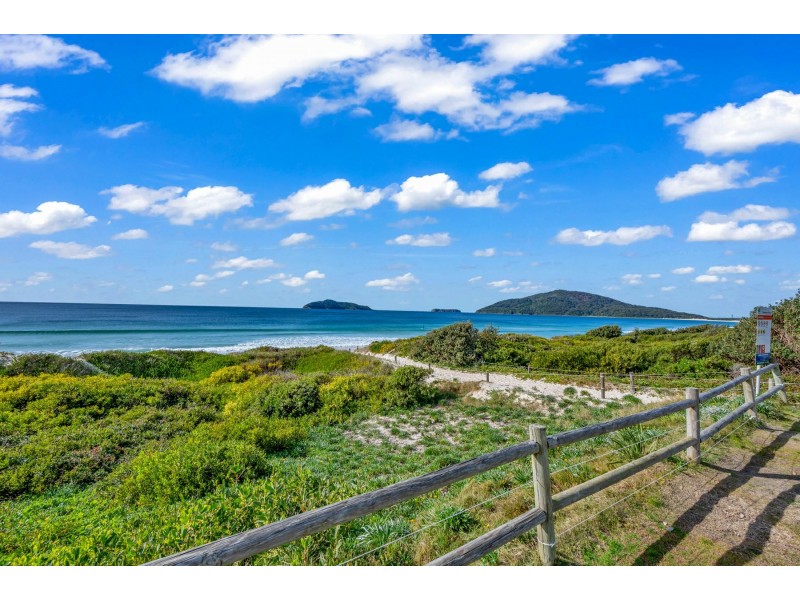 Villa 5/12-18 Patanga Street, Hawks Nest NSW 2324
