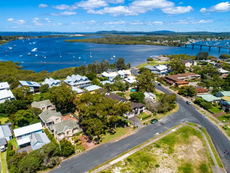 25 Mermaid Avenue, Hawks Nest NSW 2324