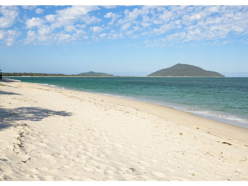 21 The Boulevarde, Hawks Nest NSW 2324