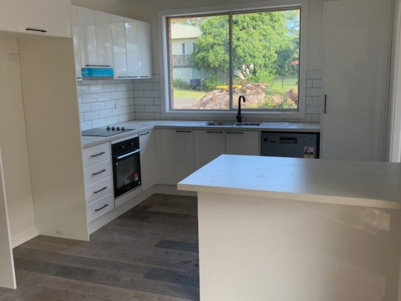 Villa 1/25 Mermaid Avenue, Hawks Nest NSW 2324