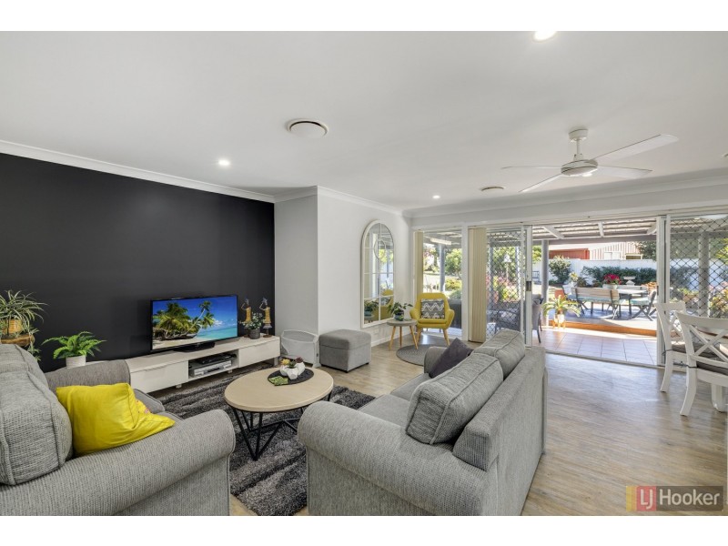 25 Athol Elliott Pl, South West Rocks NSW 2431