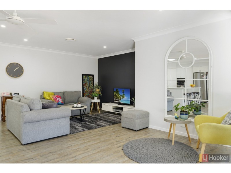 25 Athol Elliott Pl, South West Rocks NSW 2431