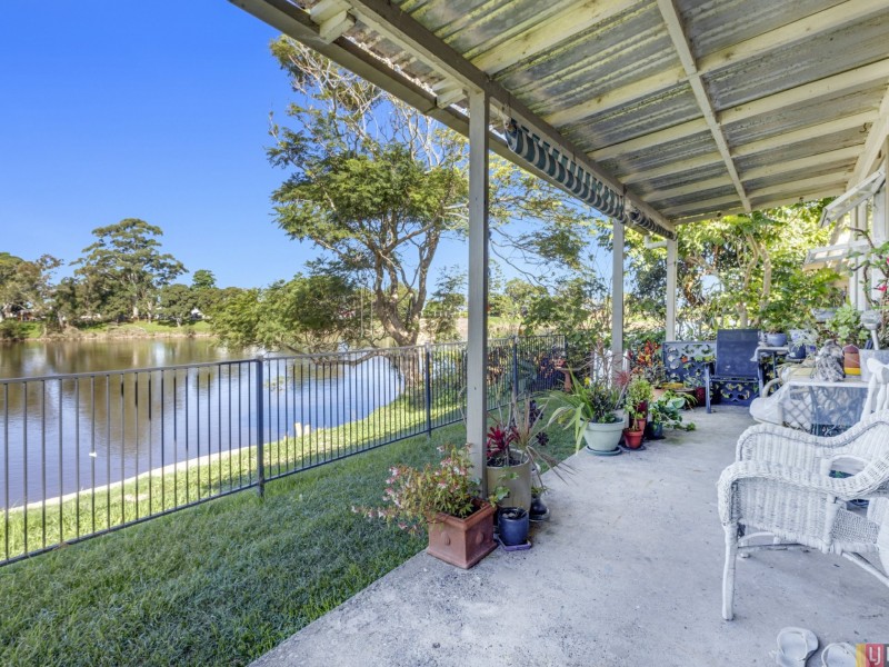 15 Russell Ave, Smithtown NSW 2440