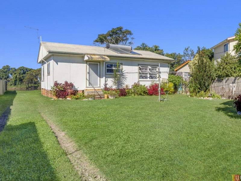 15 Russell Ave, Smithtown NSW 2440