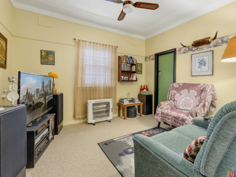 11 Greenfields Ave, West Kempsey NSW 2440