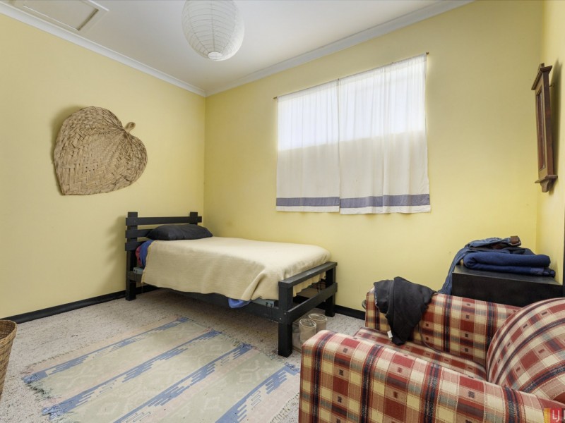 11 Greenfields Ave, West Kempsey NSW 2440