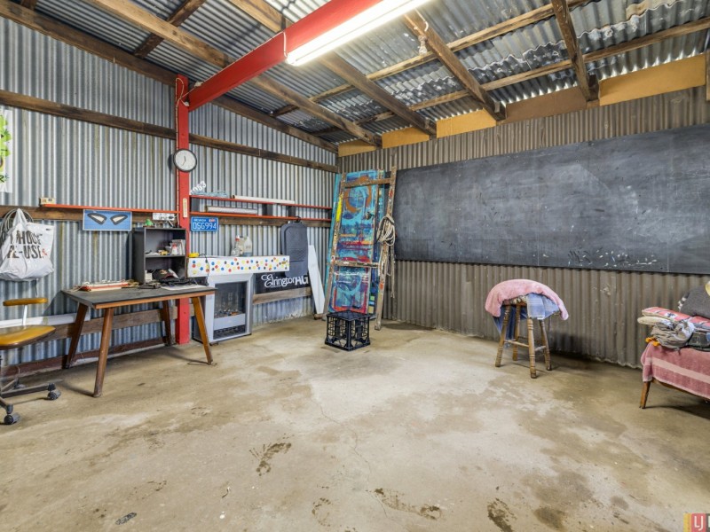 11 Greenfields Ave, West Kempsey NSW 2440