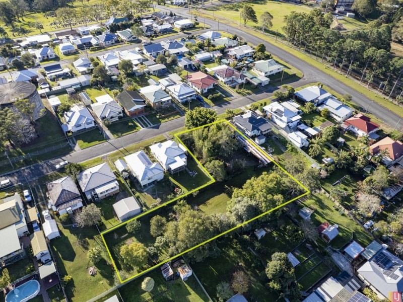 11 Greenfields Ave, West Kempsey NSW 2440