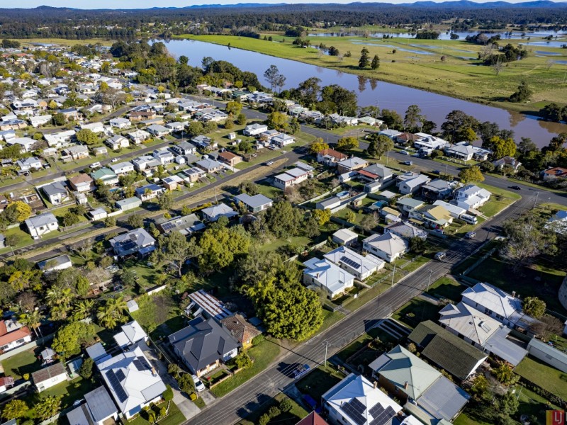 11 Greenfields Ave, West Kempsey NSW 2440