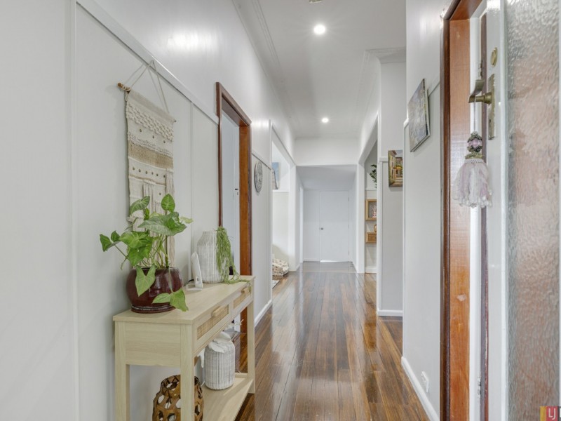 9 Greenfields Avenue, West Kempsey NSW 2440