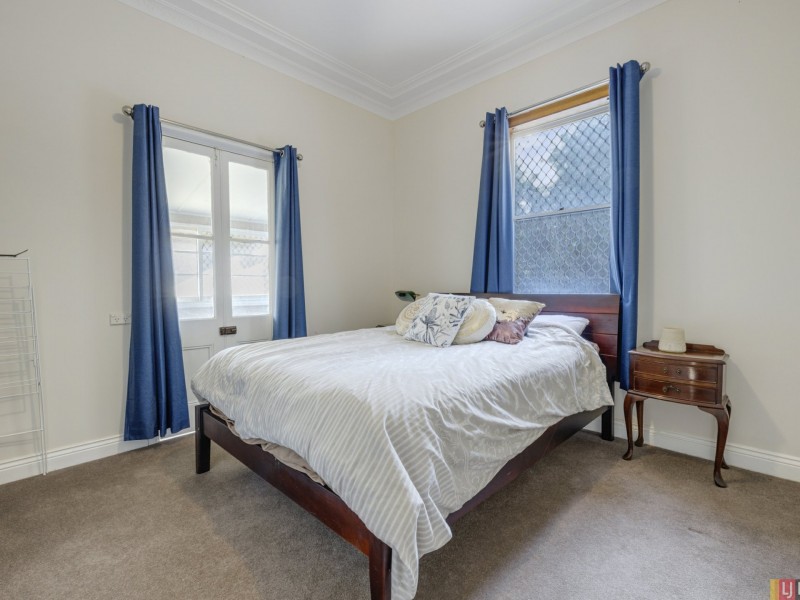 9 Greenfields Avenue, West Kempsey NSW 2440